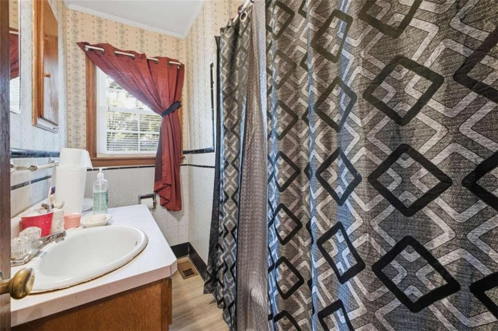 2 bedroom, 1 bathroom, 898 sq ft single family residence for sale at 110 Linden Street, Rome, GA 30161 — photo 3