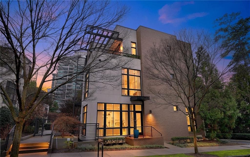 3 bedroom, 4 bathroom, 3,945 sq ft townhouse for rent at 721 Longleaf Drive 1, Atlanta, GA 30342 for $9,150 a month — photo 1 of 49