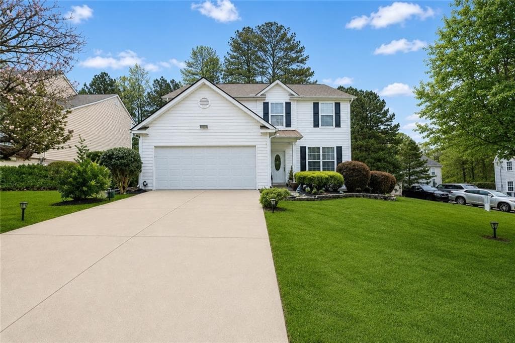 3 bedroom, 3 bathroom, 2,514 sq ft single family residence for sale at 1208 Everwood Drive, Marietta, GA 30008