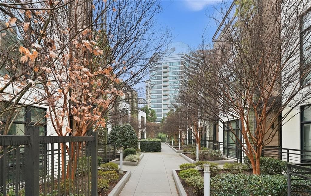 3 bedroom, 4 bathroom, 3,945 sq ft townhouse for rent at 721 Longleaf Drive 1, Atlanta, GA 30342 for $9,150 a month — photo 6