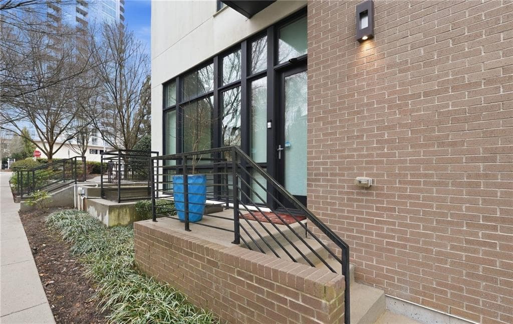 3 bedroom, 4 bathroom, 3,945 sq ft townhouse for rent at 721 Longleaf Drive 1, Atlanta, GA 30342 for $9,150 a month — photo 7