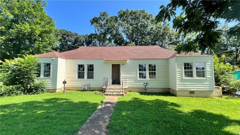 4 bedroom, 2 bathroom, 1,800 sq ft single family residence under contract at 1241 Lyle Avenue, East Point, GA 30344