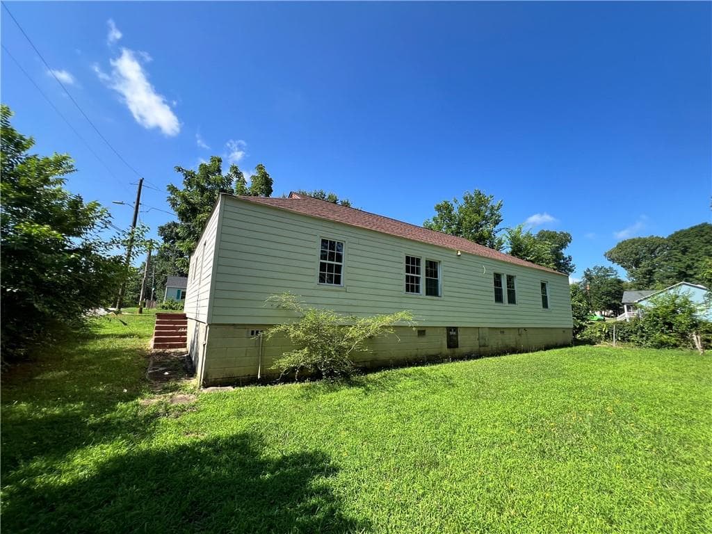 4 bedroom, 2 bathroom, 1,800 sq ft single family residence under contract at 1241 Lyle Avenue, East Point, GA 30344 — photo 2