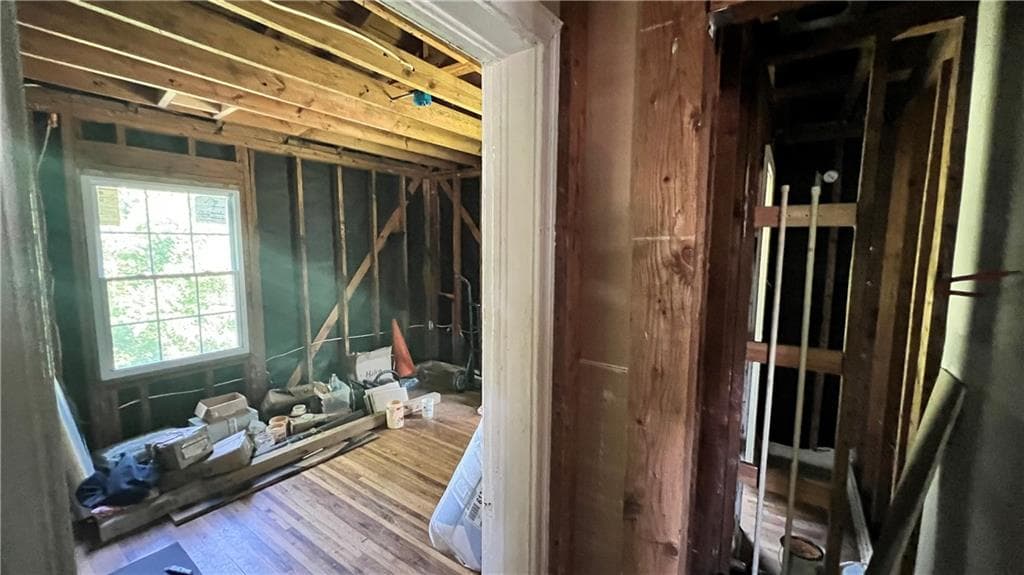 4 bedroom, 2 bathroom, 1,800 sq ft single family residence under contract at 1241 Lyle Avenue, East Point, GA 30344 — photo 9