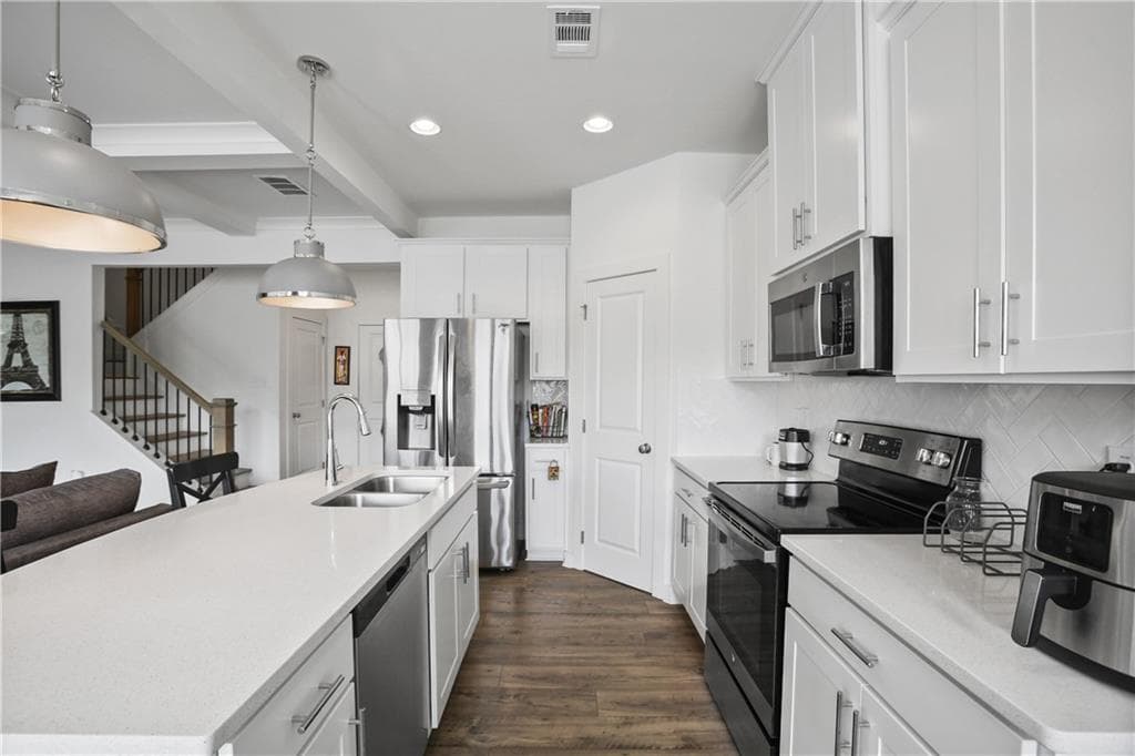3 bedroom, 3 bathroom, 1,932 sq ft townhouse for rent at 7637 Avalon Boulevard, Fairburn, GA 30213 for $2,400 a month — photo 5