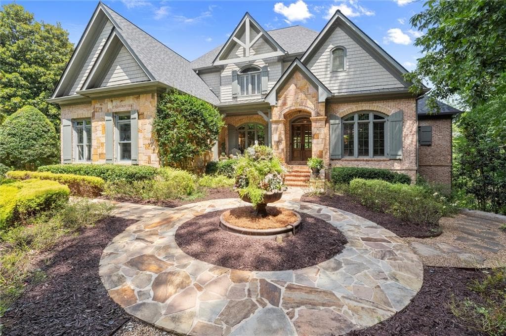 5 bedroom, 7 bathroom, 7,839 sq ft single family residence for sale at 6370 Haddington Lane, Suwanee, GA 30024 — photo 4