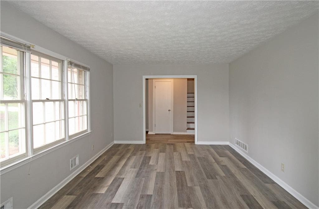 5 bedroom, 4 bathroom, 2,218 sq ft single family residence for sale at 4828 Scotland Drive, Stone Mountain, GA 30088 — photo 5