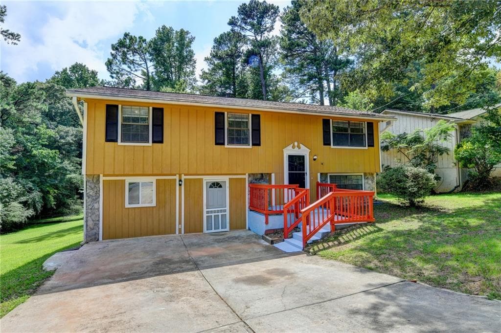 6 bedroom, 4 bathroom, 2,892 sq ft single family residence for sale at 2484 Rhoanoke Drive, Duluth, GA 30096 — photo 3