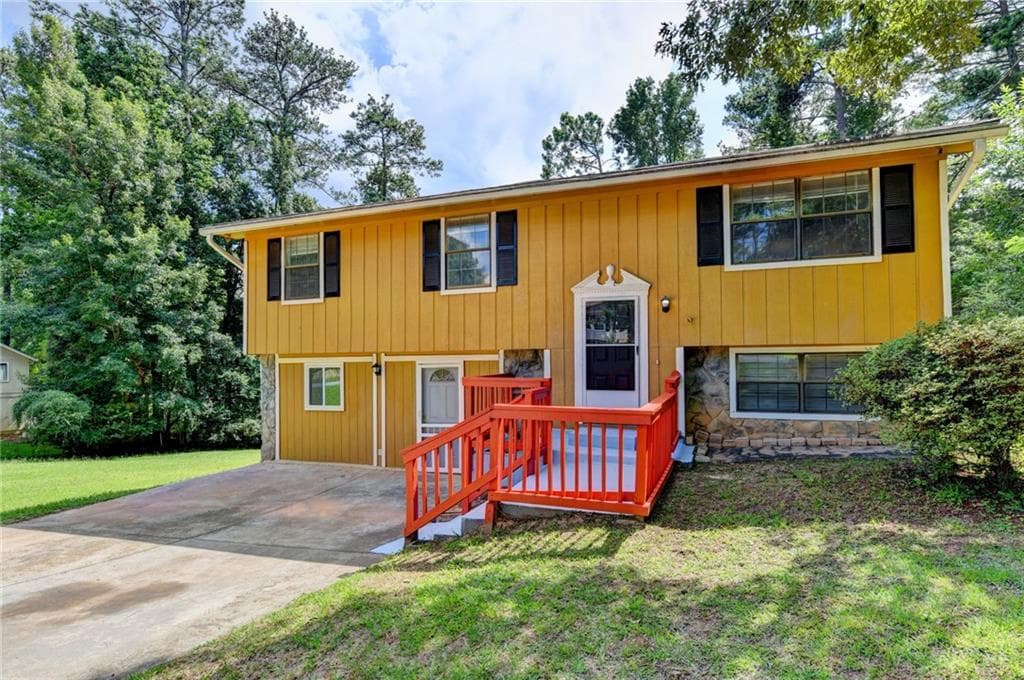 6 bedroom, 4 bathroom, 2,892 sq ft single family residence for sale at 2484 Rhoanoke Drive, Duluth, GA 30096 — photo 4