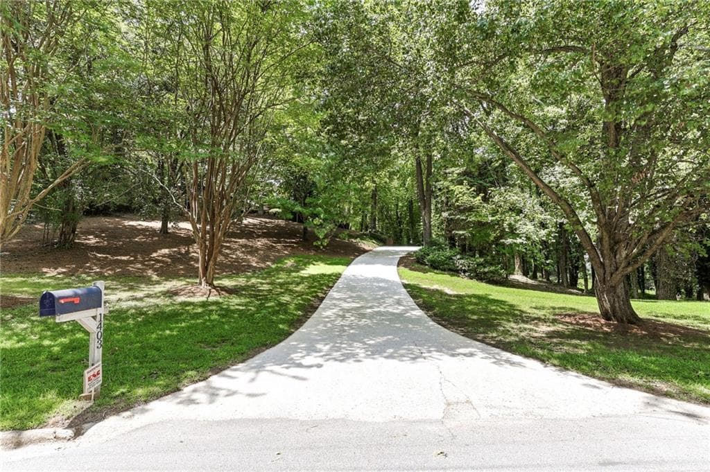 6 bedroom, 7 bathroom, 6,488 sq ft single family residence for sale at 1403 Springdale Road, Gainesville, GA 30501 — photo 7