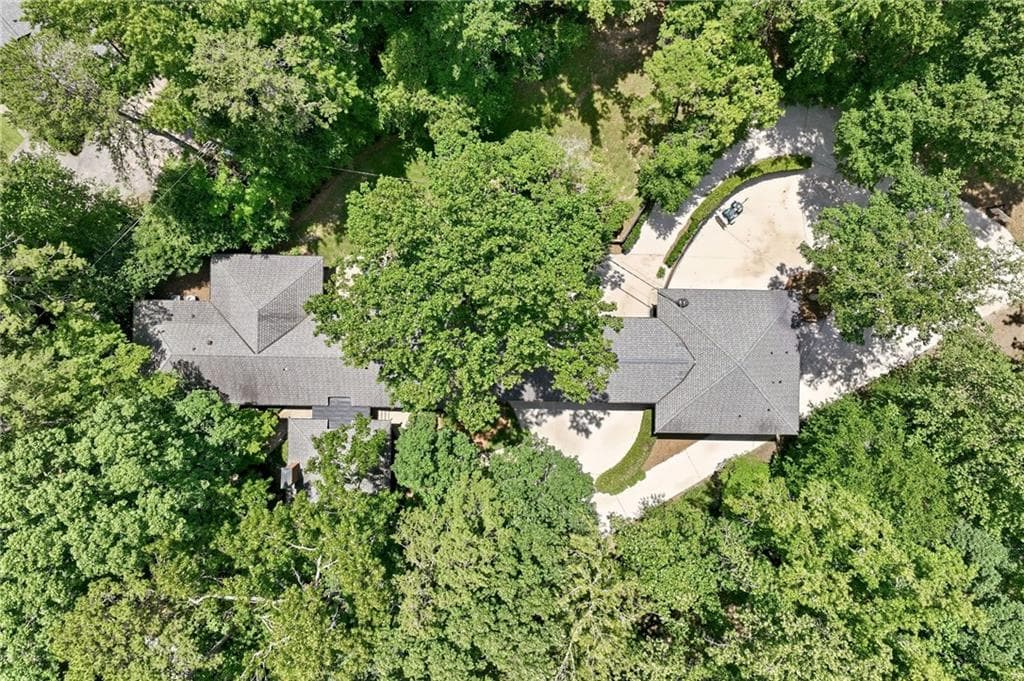 6 bedroom, 7 bathroom, 6,488 sq ft single family residence for sale at 1403 Springdale Road, Gainesville, GA 30501 — photo 10