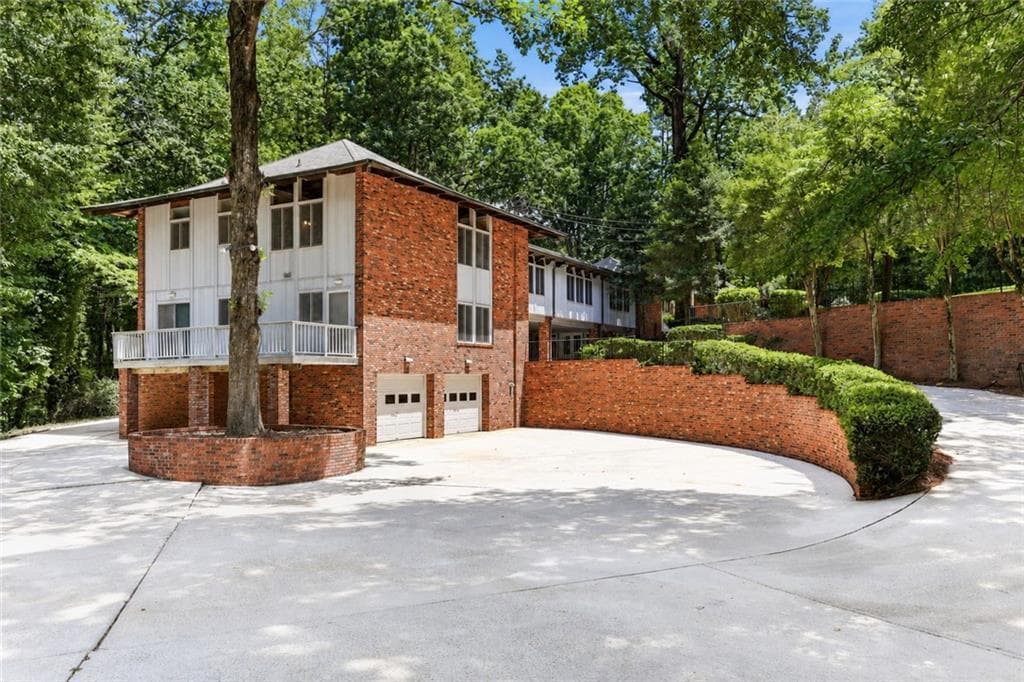6 bedroom, 7 bathroom, 6,488 sq ft single family residence for sale at 1403 Springdale Road, Gainesville, GA 30501 — photo 9