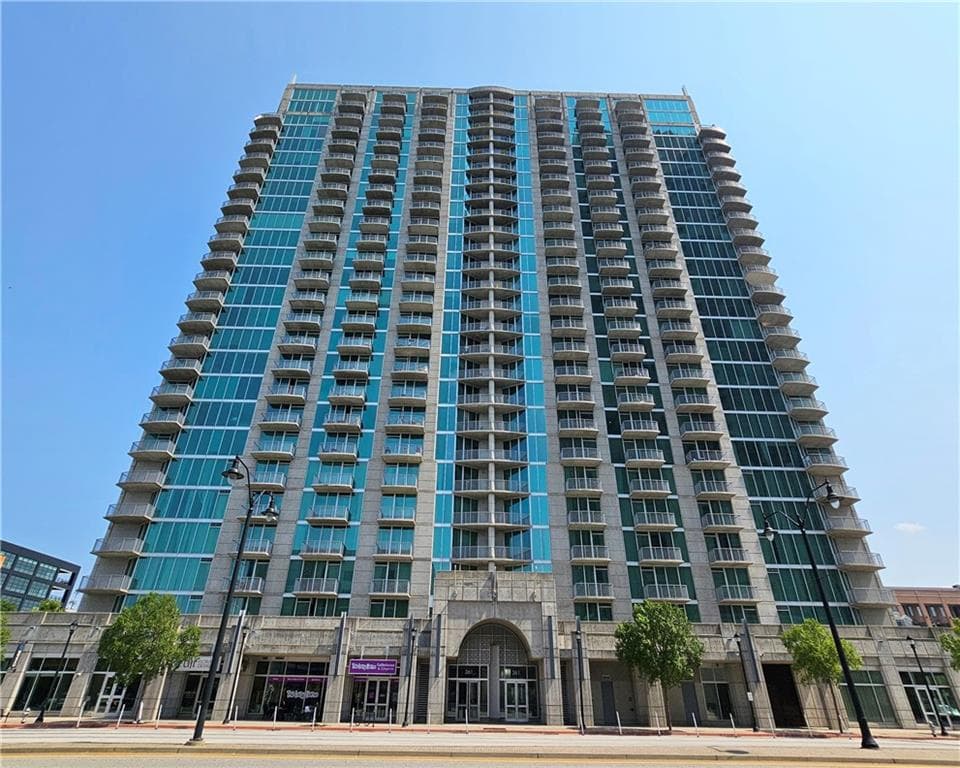 1 bedroom, 1 bathroom, 811 sq ft condominium for sale at 361 17th Street 1706, Atlanta, GA 30363