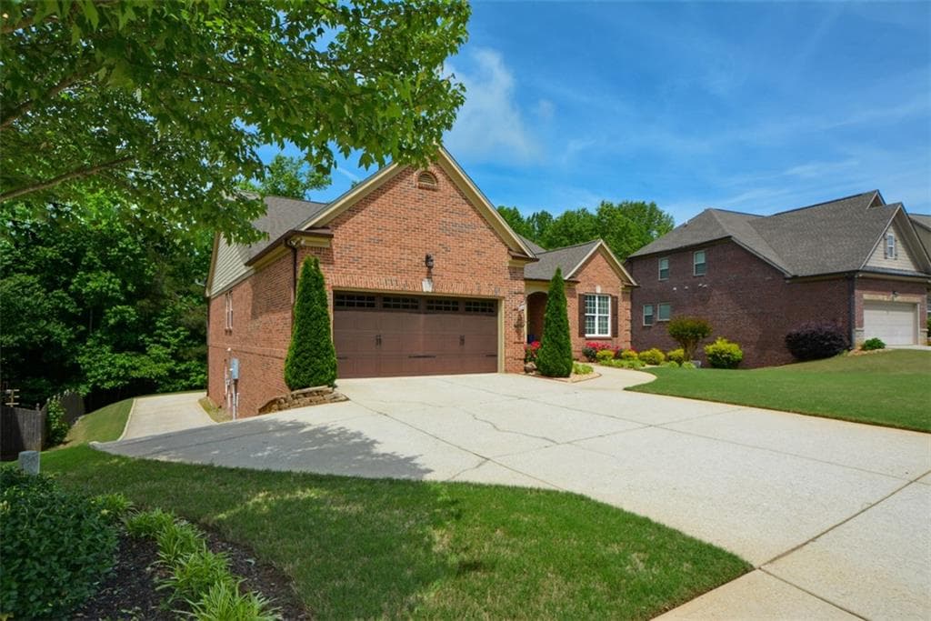 4 bedroom, 3 bathroom, 4,182 sq ft single family residence under contract at 4332 CHESTERFIELD Court, Buford, GA 30518 — photo 2