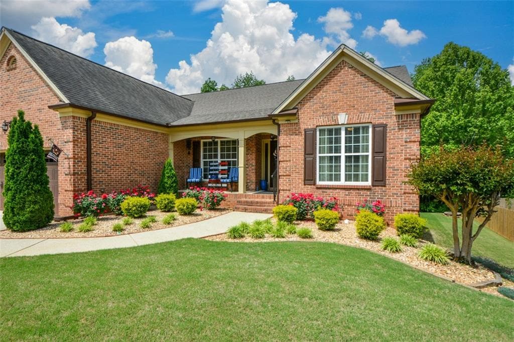 4 bedroom, 3 bathroom, 4,182 sq ft single family residence under contract at 4332 CHESTERFIELD Court, Buford, GA 30518 — photo 4