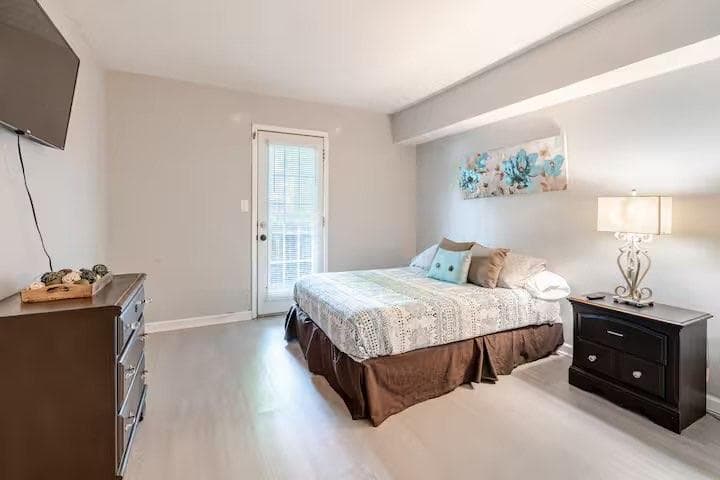 2 bedroom, 1 bathroom, 1,118 sq ft condominium for sale at 1312 Brockett Place, Clarkston, GA 30021 — photo 7