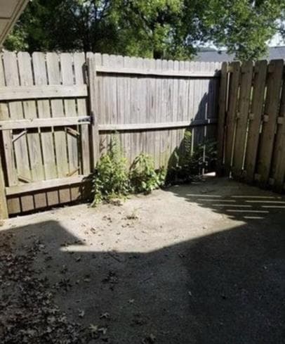 2 bedroom, 2 bathroom, 1,048 sq ft townhouse for sale at 2040 Kings Gate Circle B, Snellville, GA 30078 — photo 7
