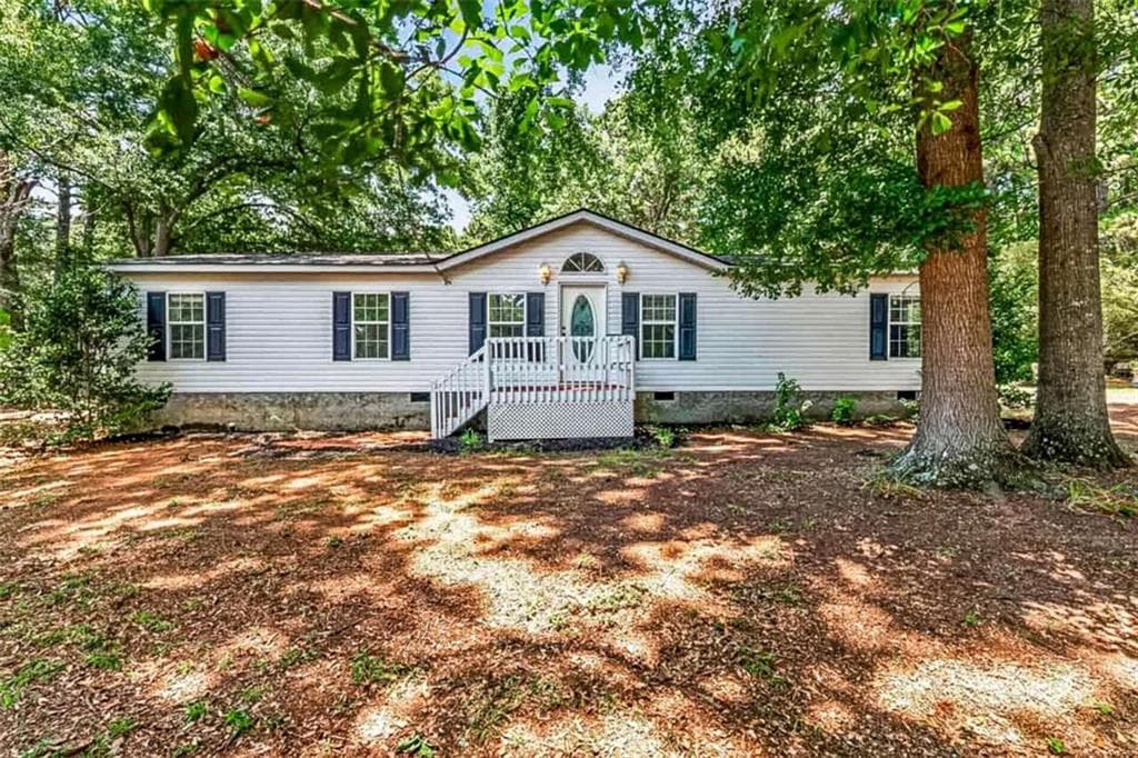 3 bedroom, 2 bathroom, 1,824 sq ft single family residence sold at 1549 King Mill Road, Mcdonough, GA 30252