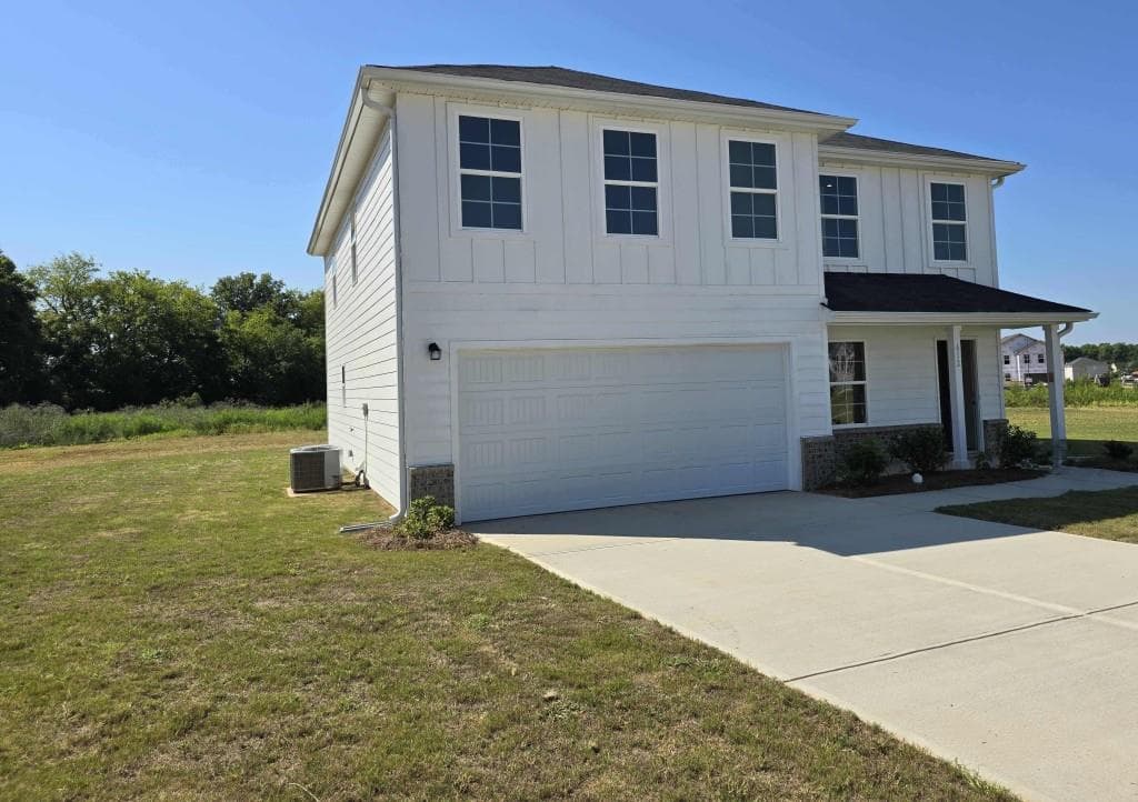 5 bedroom, 3 bathroom, 2,376 sq ft single family residence for sale at 612 Leisure Pointe Road, Macon, GA 31216 — photo 2