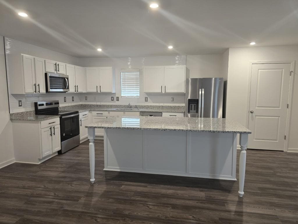 5 bedroom, 3 bathroom, 2,376 sq ft single family residence for sale at 612 Leisure Pointe Road, Macon, GA 31216 — photo 10