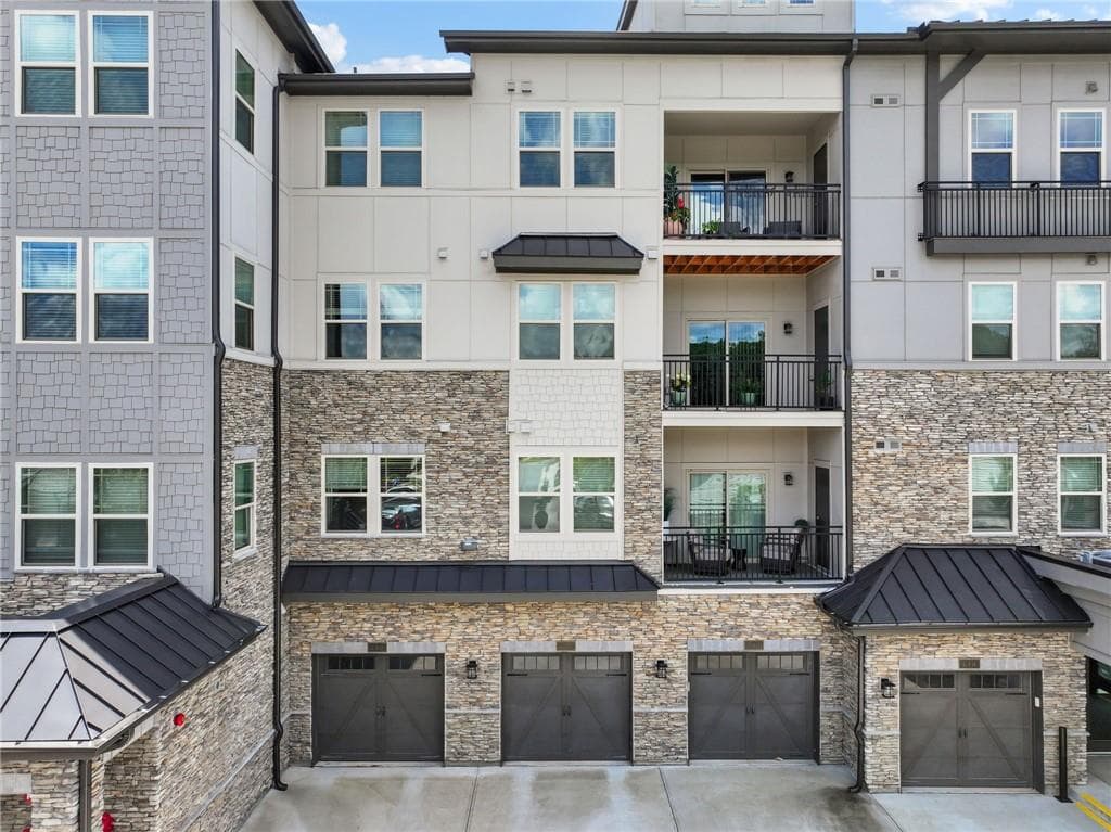 3 bedroom, 2 bathroom, 1,896 sq ft condominium for sale at 3211 Orwell Way 4303, Cumming, GA 30041 — photo 8