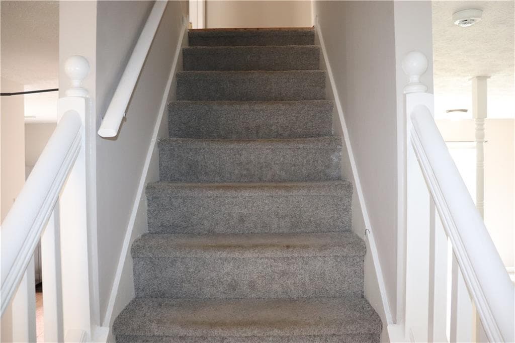 3 bedroom, 3 bathroom, 2,004 sq ft single family residence for sale at 419 Thomas Jefferson Drive, Stone Mountain, GA 30083 — photo 8