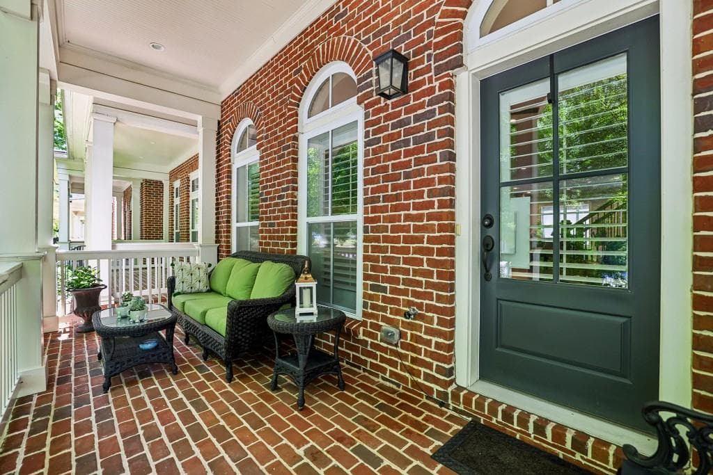 4 bedroom, 4 bathroom, 2,500 sq ft townhouse under contract at 631 Brennan Drive, Decatur, GA 30033 — photo 3