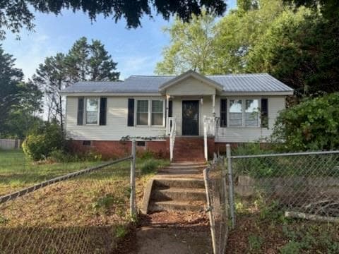 4 bedroom, 2 bathroom, 1,480 sq ft single family residence under contract at 3 W 1st Street, Aragon, GA 30104