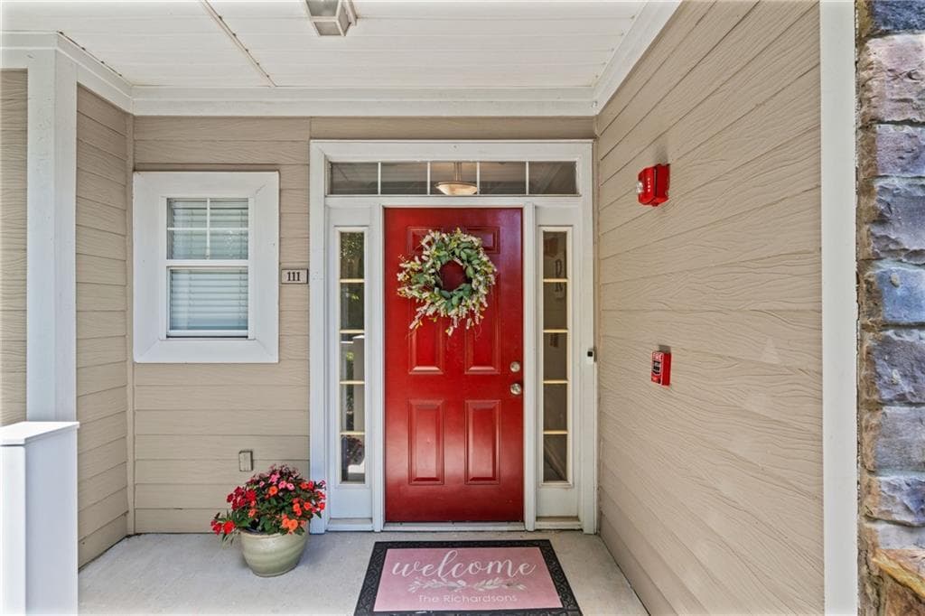 3 bedroom, 3 bathroom, 2,006 sq ft condominium for sale at 111 Edinburgh Court, Alpharetta, GA 30004 — photo 2