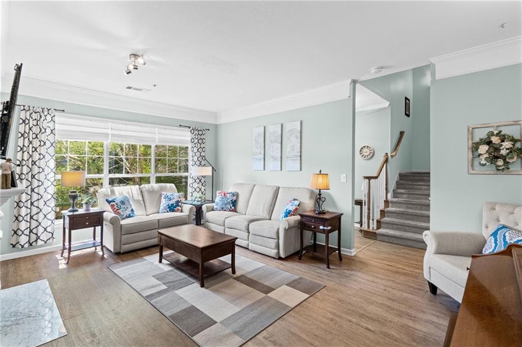 3 bedroom, 3 bathroom, 2,006 sq ft condominium for sale at 111 Edinburgh Court, Alpharetta, GA 30004 — photo 5