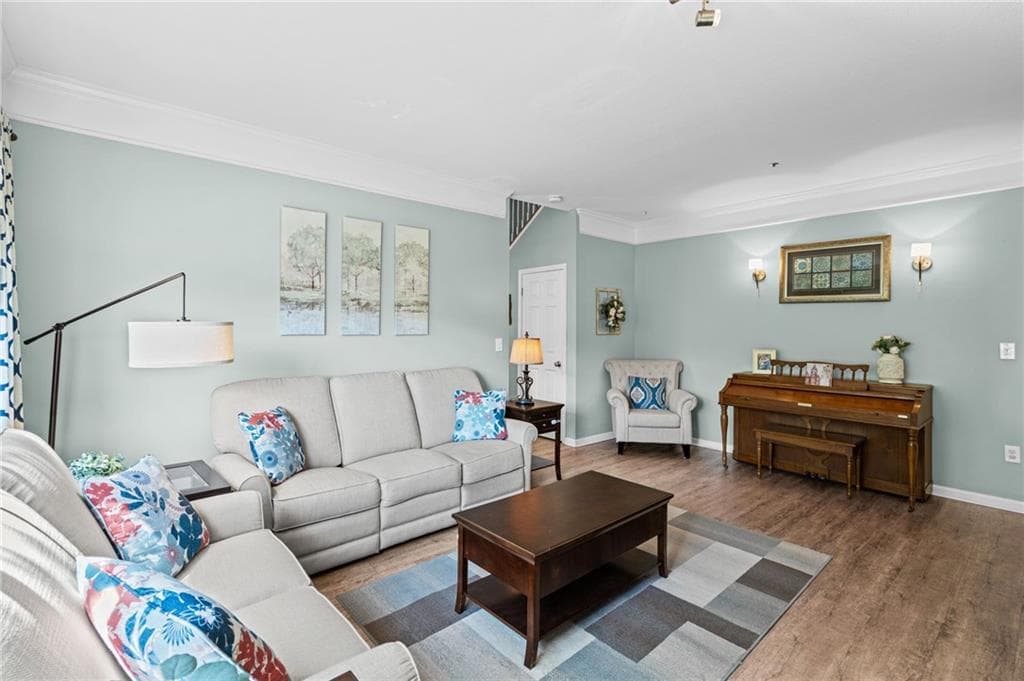 3 bedroom, 3 bathroom, 2,006 sq ft condominium for sale at 111 Edinburgh Court, Alpharetta, GA 30004 — photo 6