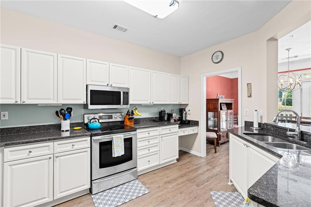 3 bedroom, 3 bathroom, 2,006 sq ft condominium for sale at 111 Edinburgh Court, Alpharetta, GA 30004 — photo 8