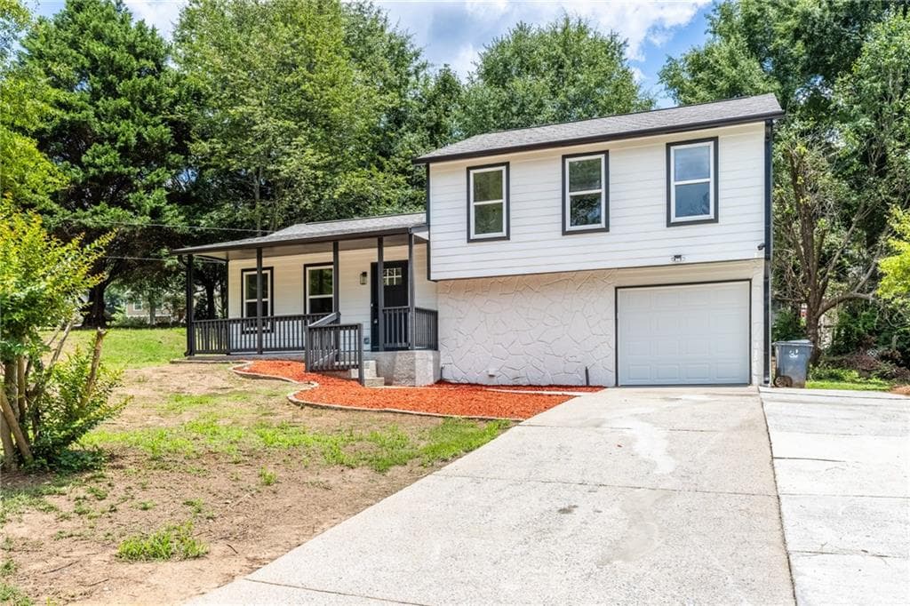 3 bedroom, 2 bathroom, 1,450 sq ft single family residence for sale at 847 Half Moon Hollow, Lilburn, GA 30047 — photo 5