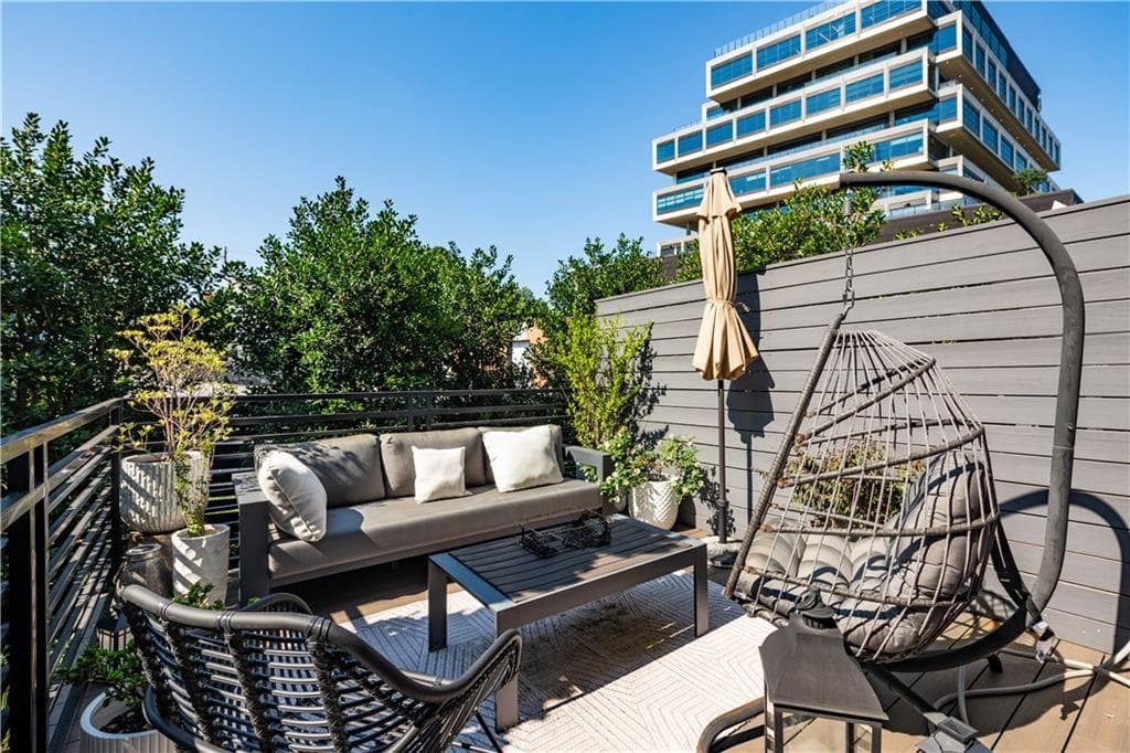 3 bedroom, 3 bathroom, 1,664 sq ft townhouse for sale at 685 Vidalia Lane, Atlanta, GA 30318 — photo 6