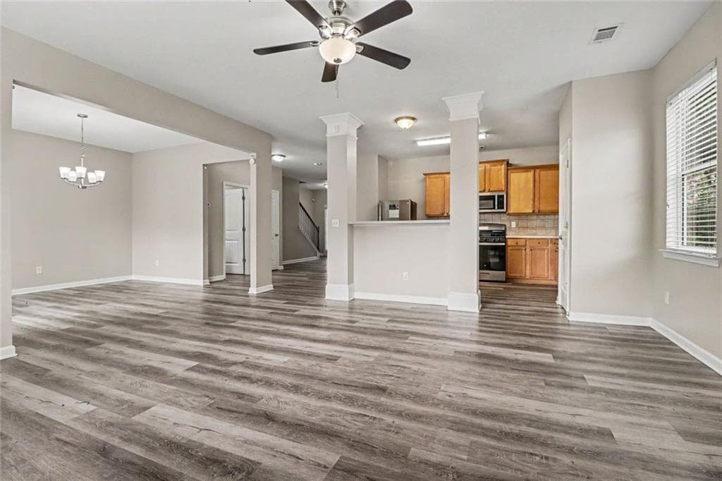 3 bedroom, 3 bathroom, 2,236 sq ft single family residence for sale at 7770 Fabled Point, Union City, GA 30291 — photo 6