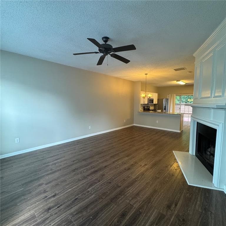 2 bedroom, 3 bathroom, 1,216 sq ft townhouse for sale at 280 Devonshire Drive, Alpharetta, GA 30022 — photo 2