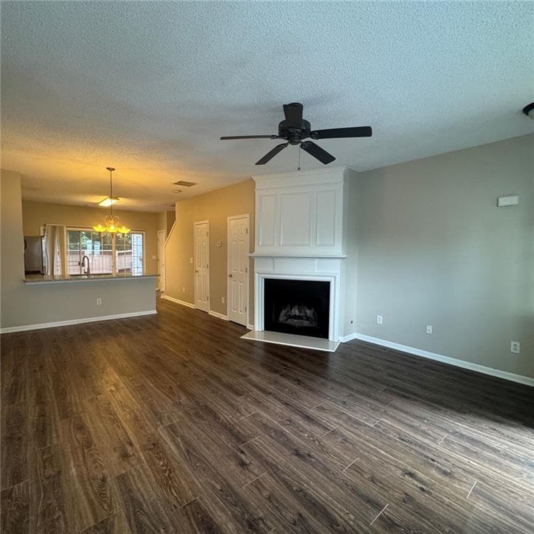 2 bedroom, 3 bathroom, 1,216 sq ft townhouse for sale at 280 Devonshire Drive, Alpharetta, GA 30022 — photo 3