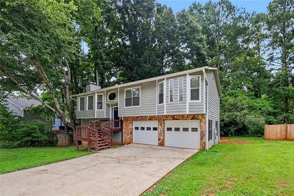 3 bedroom, 2 bathroom, 1,858 sq ft single family residence for sale at 2224 Hightrail Court, Lithonia, GA 30058 — photo 3