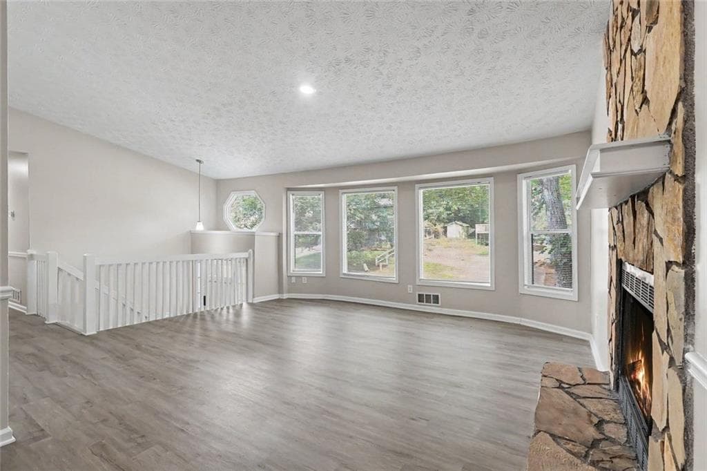 3 bedroom, 2 bathroom, 1,858 sq ft single family residence for sale at 2224 Hightrail Court, Lithonia, GA 30058 — photo 7