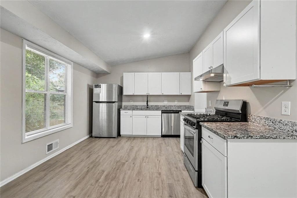 3 bedroom, 2 bathroom, 1,858 sq ft single family residence for sale at 2224 Hightrail Court, Lithonia, GA 30058 — photo 10