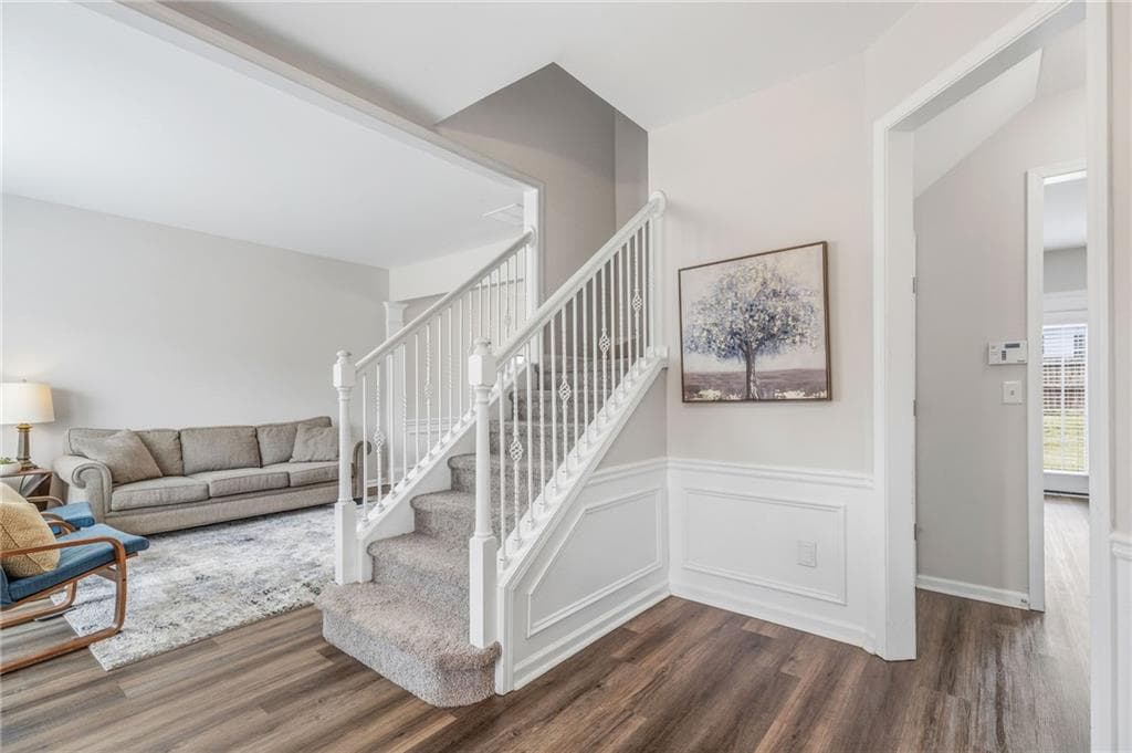 5 bedroom, 3 bathroom, 2,340 sq ft single family residence for rent at 3676 Ramsey Circle, Atlanta, GA 30331 for $2,995 a month — photo 4
