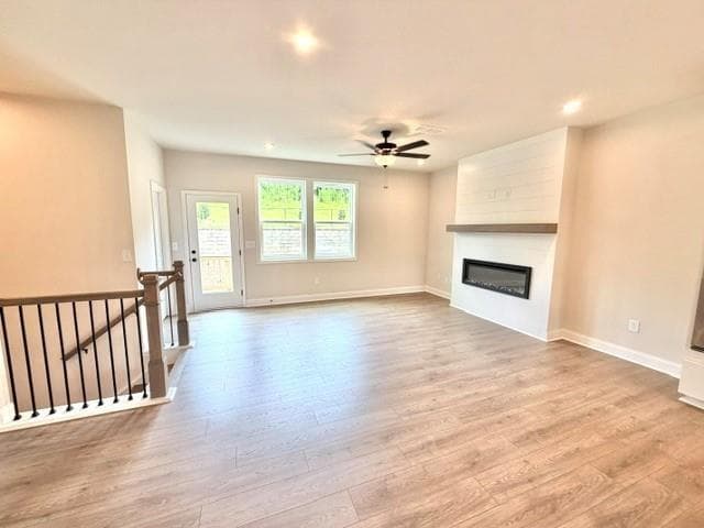 3 bedroom, 4 bathroom, 2,421 sq ft townhouse for sale at 364 Sunset Hollow Street, Sugar Hill, GA 30518 — photo 2