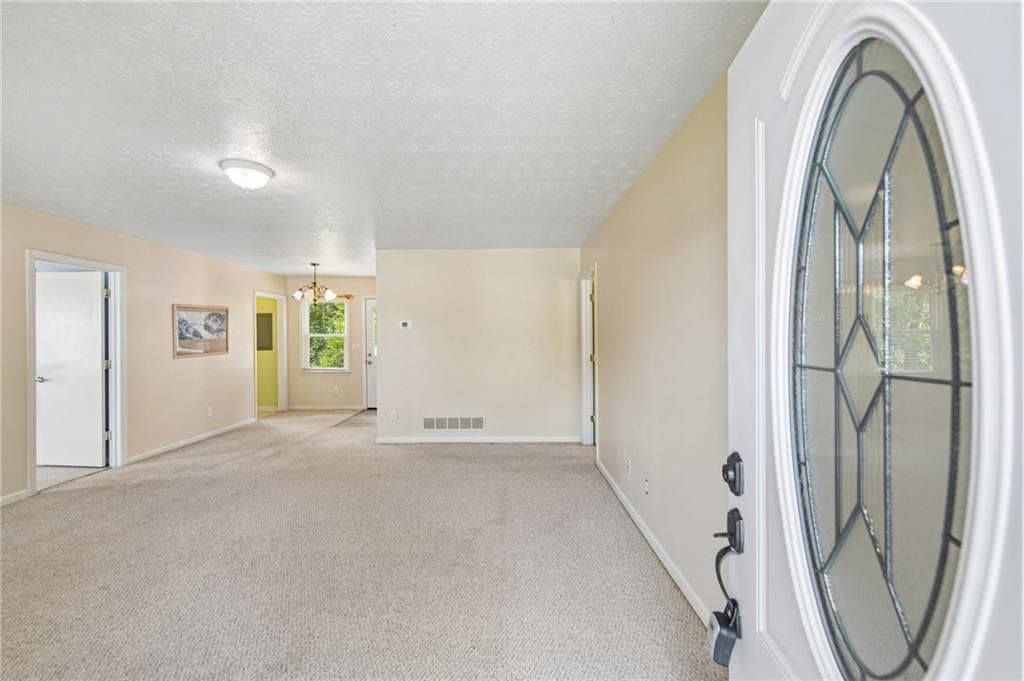 2 bedroom, 2 bathroom, 1,025 sq ft single family residence under contract at 2901 Waterford Drive, Gainesville, GA 30504 — photo 6