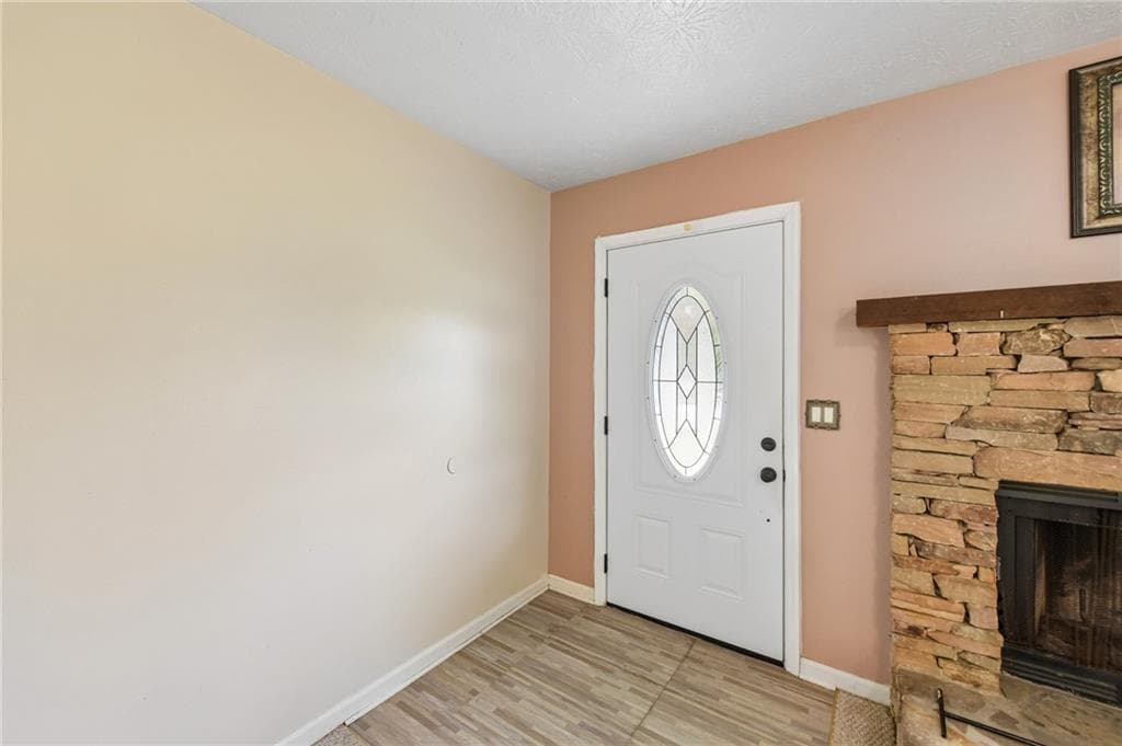 2 bedroom, 2 bathroom, 1,025 sq ft single family residence under contract at 2901 Waterford Drive, Gainesville, GA 30504 — photo 7