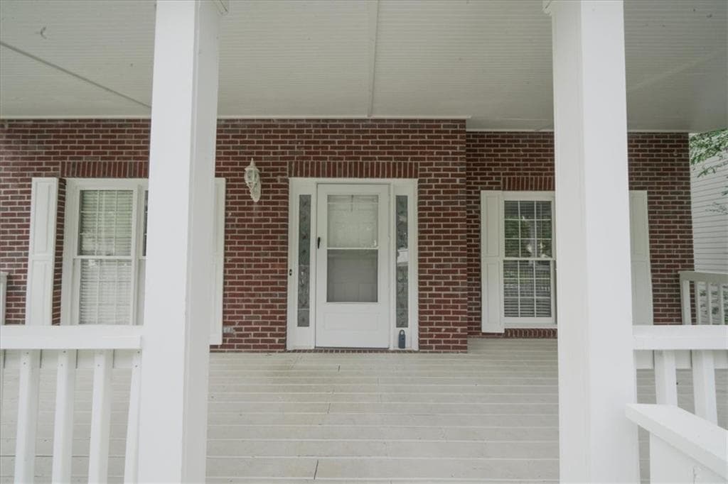 5 bedroom, 4 bathroom, 2,017 sq ft single family residence for rent at 4085 Pineset Drive, Alpharetta, GA 30022 for $3,700 a month — photo 3