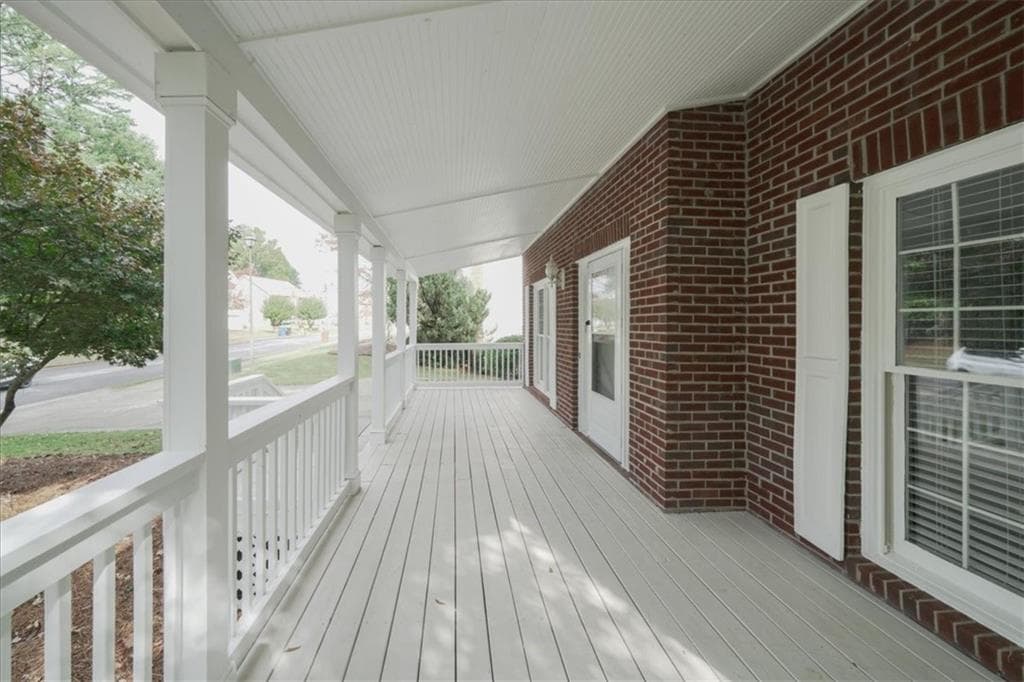 5 bedroom, 4 bathroom, 2,017 sq ft single family residence for rent at 4085 Pineset Drive, Alpharetta, GA 30022 for $3,700 a month — photo 4