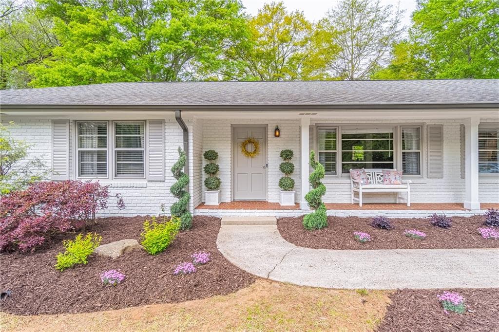 3 bedroom, 3 bathroom, 2,400 sq ft single family residence for rent at 250 Wavetree Drive, Roswell, GA 30075 for $3,600 a month — photo 5