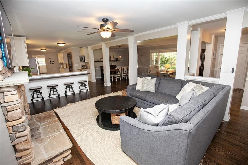 3 bedroom, 3 bathroom, 2,400 sq ft single family residence for rent at 250 Wavetree Drive, Roswell, GA 30075 for $3,600 a month — photo 9