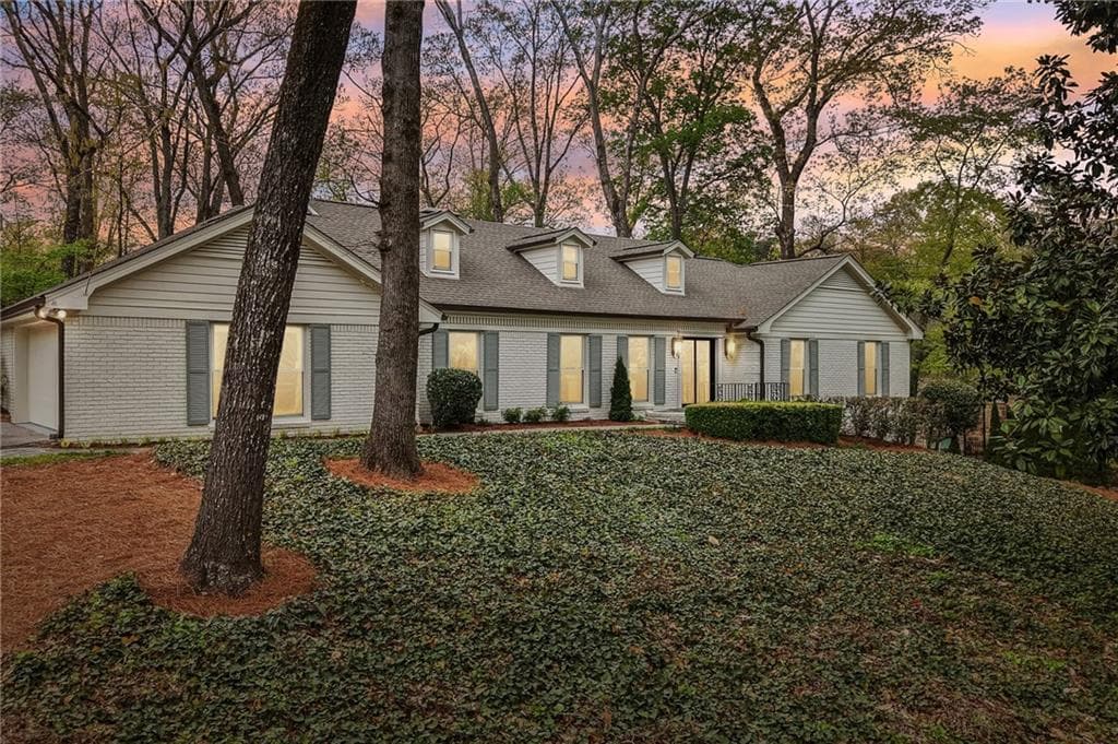 4 bedroom, 3 bathroom, 2,951 sq ft single family residence under contract at 6335 Aberdeen Drive, Atlanta, GA 30328 — photo 2