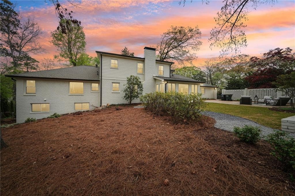 4 bedroom, 3 bathroom, 2,951 sq ft single family residence under contract at 6335 Aberdeen Drive, Atlanta, GA 30328 — photo 3